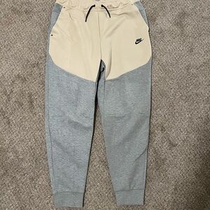 Nike Tech Joggers